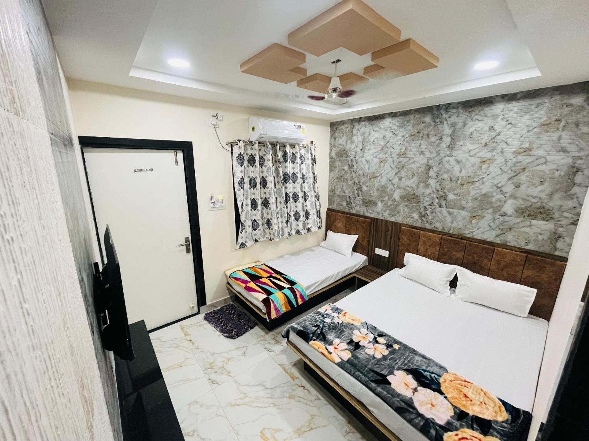 Hotel Sk Tower اوجاين المظهر الخارجي الصورة